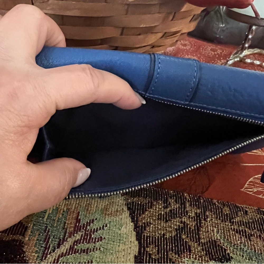 Tumi Chelsea Continental Long Royal Blue Women's Wallet, snap closure 💙 - Picture 14 of 15